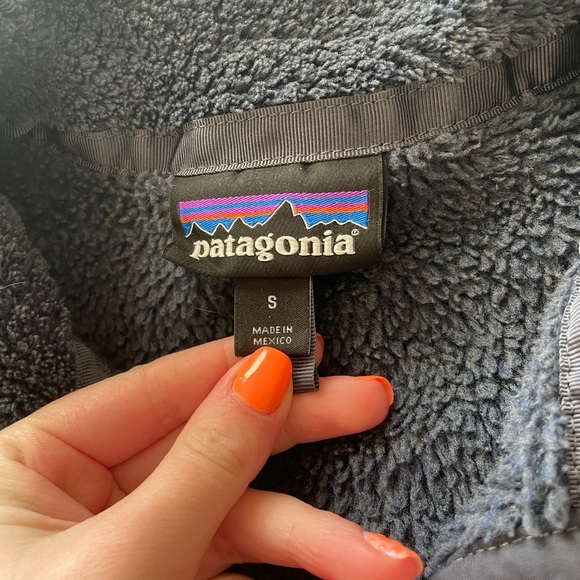 Patagonia Snap T Size:S Color: Navy Blue - Picture 3 of 5
